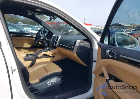 2018 Porsche Cayenne Platinum Edition z USA, uszkodzony, nr VIN WP1AA2A22JKA03807